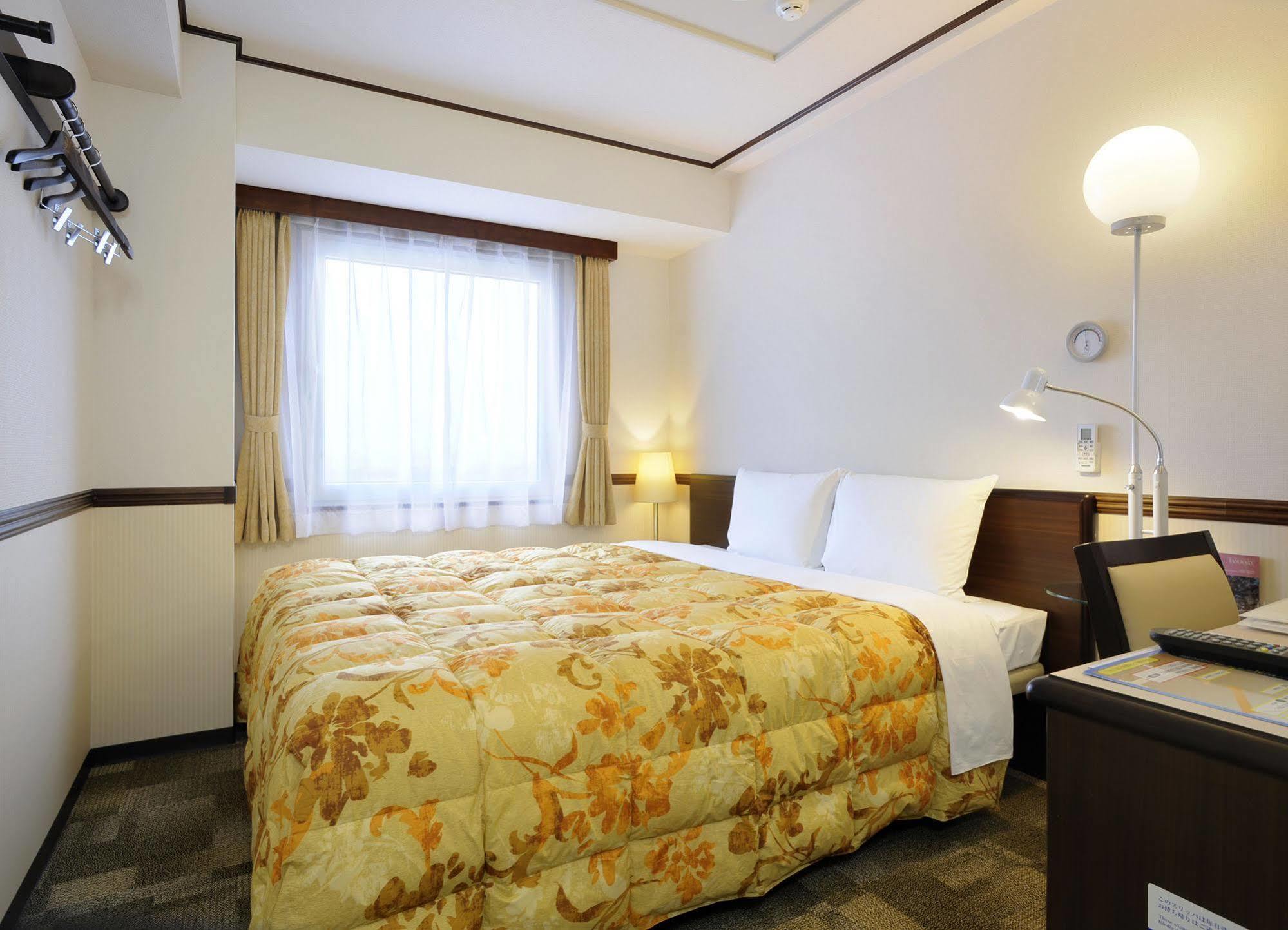Toyoko Inn JR Yokohama sen Sagamihara Ekimae Bagian luar foto